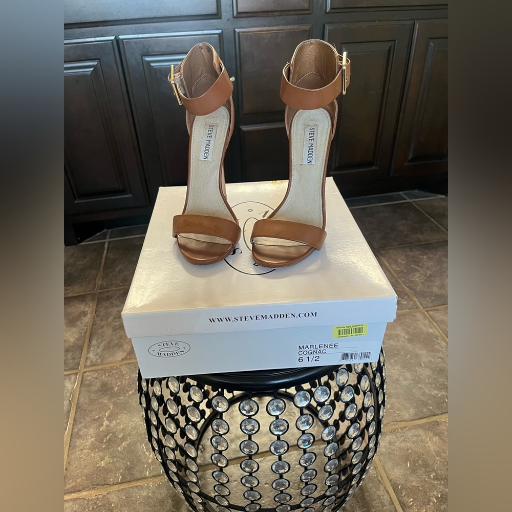 Steve Madden Marlenee stillettos in cognac, size 6 1/2